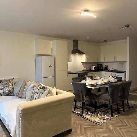 Luxury 3 Bedroom Apartment